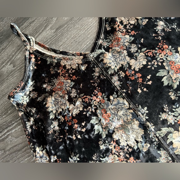 24 Colours - Women’s Velvet Tank Top - Size S - Picture 5 of 5